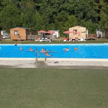 3 Etoiles - Piscine - Ccbgcii